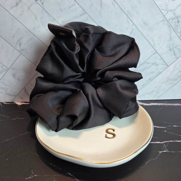 Black scrunchie