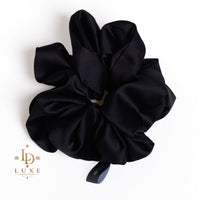 Black scrunchie