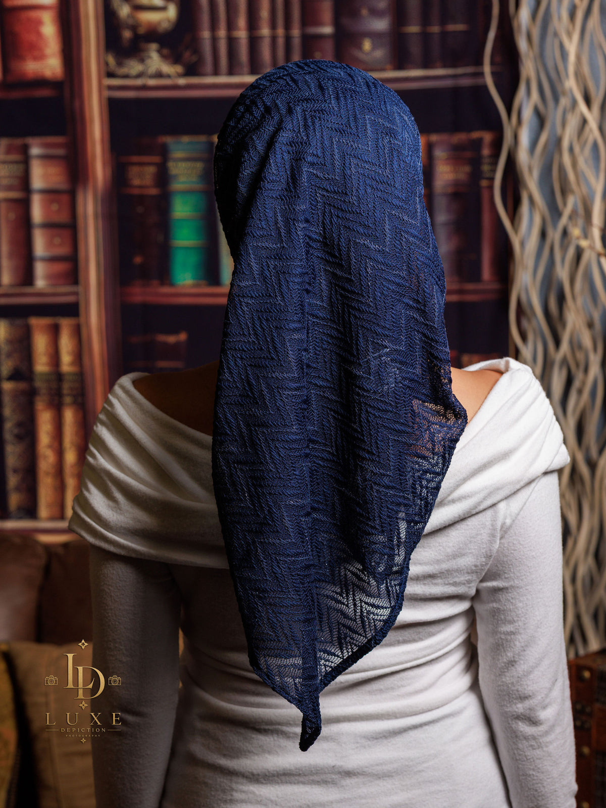 Neela lace scarf